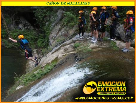 CAÑON DE MATACANES TE ESPERAN 2 RAPELES EN CASCADAS, MULTIPLES SALTOS AL AGUA, TOBOGANES NATURALES Y HASTA RIOS SUBTERRANEOS QUE TENDRAS QUE CRUZAR, VIVE ESTA AVENTURA.